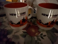 Dunkin Donuts Coffee Cup Mug New York Runs on Dunkin 2013 Set Of 2