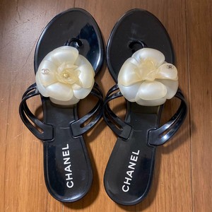 chanel jelly slippers