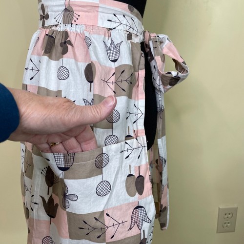 Vintage Handmade Apron Retro Floral White Pink Brown As is - Picture 10 of 10