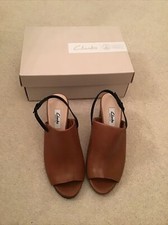 Clarks Amali Groove Tan Leather  Slingback Heeled Sandals Size 5 - new