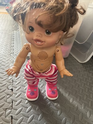 Baby Alive Baby Wanna Walk Doll WALKS TALKS INTERACTIVE 2011 Hasbro WORKS! 