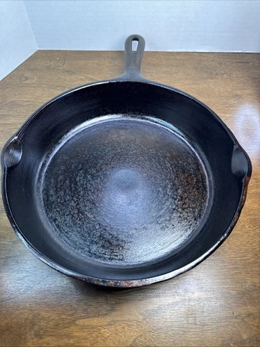 Vintage Wagner Ware 10.5" Cast Iron Skillet Fry Pan, Made in USA, Pre-seasoned