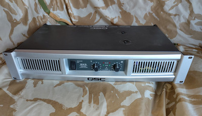 QSC GX3 Endstufe   2×300 W/8 Ω, 2×425 W/4 Ω   nur Wohnzimmereinsatz, kein Verlei