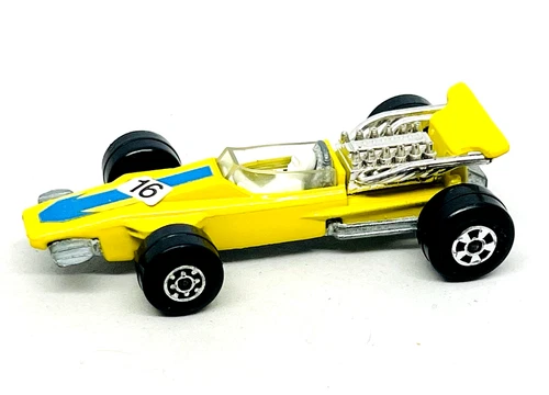 Matchbox Lesney Superfast 34 Formula 1 Racing Car in yellow, "16" label, mint!