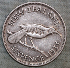 NEW ZEALAND 1934 ~ SILVER 6 PENCE ~ WWII~ GEORGE V ~ 99 ¢ Tracked shipping