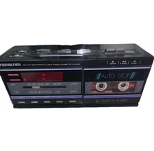 Vintage Soundesign Model 3826 BLK AM FM Electronic Clock Radio Cassette Player