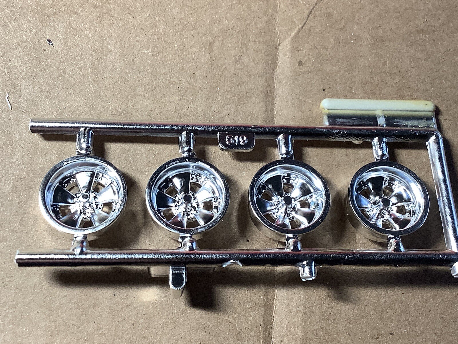 1 25 scale model parts 55 Corvette Custom Wheels No Box-image