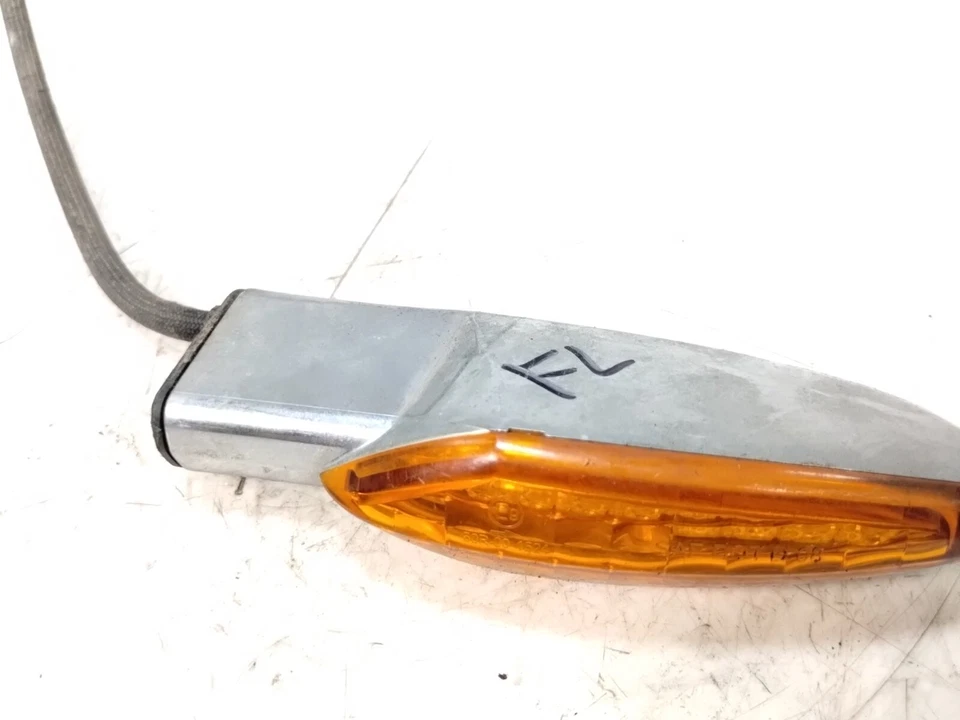 Luz indicadora delantera izquierda Victory Magnum 2016 Foto 3 de 4