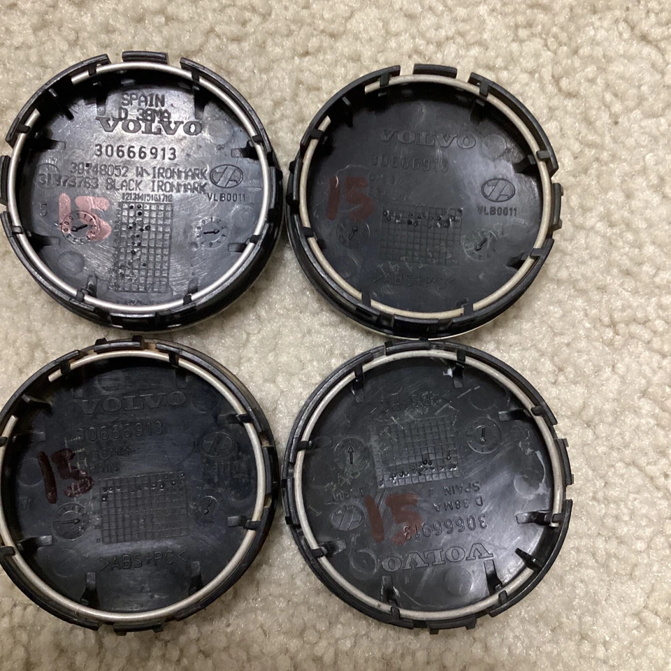 Tapa central Volvo C30 S40 V40 50 S60 C70 740 S80 90 940 # 30666913 4 un. Foto 3 de 4