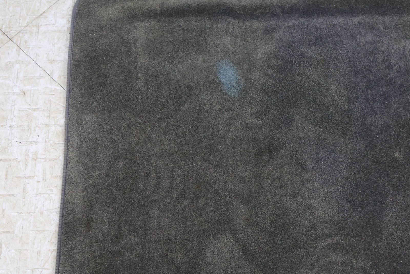 06-12 Bentley Flying Spur Inteiror Rear Trunk Floor Carpet Cleanout (Dark Gray)