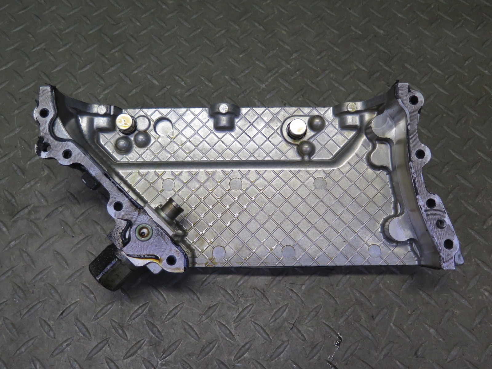 2006-2012 BENTLEY FLYING SPUR 6.0L ENGINE RIGHT TIMING CHAIN COVER