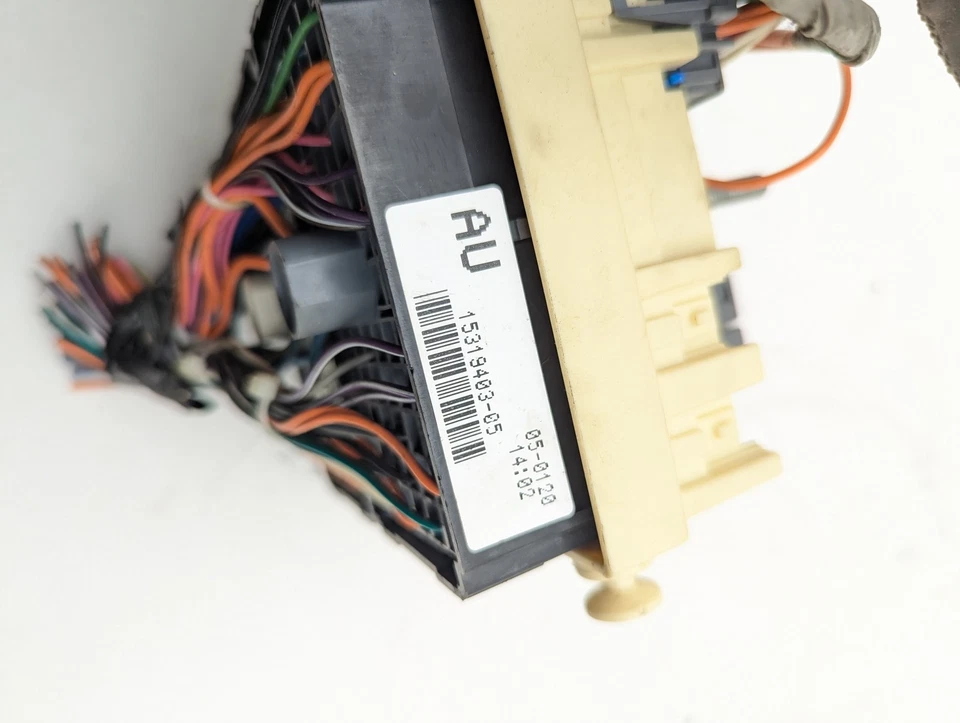 2000 2001 GMC YUKON INTERIOR CABIN FUSE RELAY BOX 15319403 OEM - Image 2 of 4