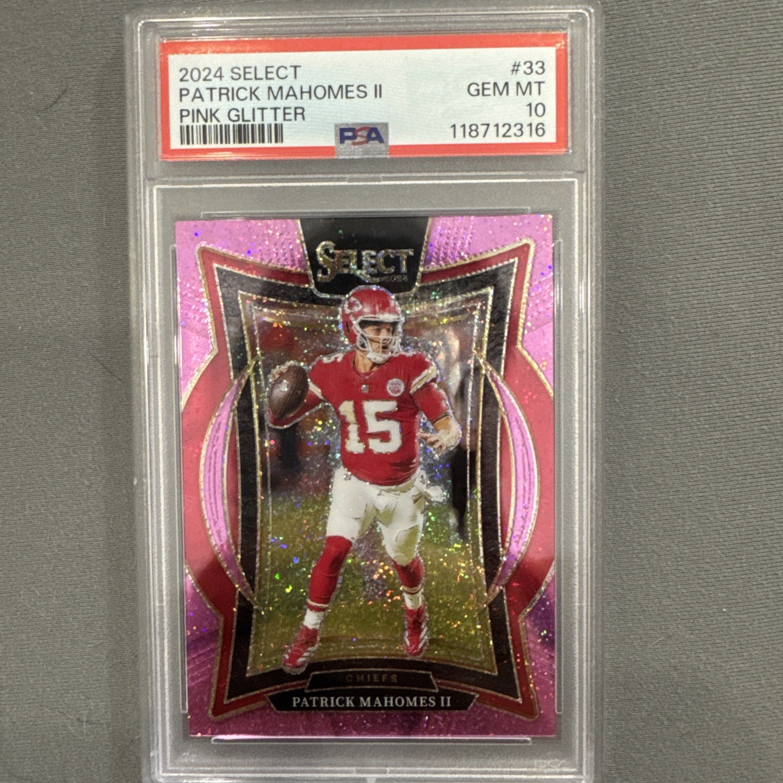 2024 Select Patrick Mahomes II Concourse Pink Glitter /15 PSA 10 #33