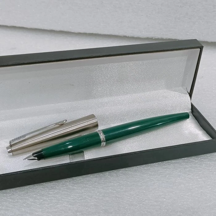 Pluma Estilográfica Parker 45 Vintage Verde Oscuro Borde Cromo EE. UU. Original Como Nueva VP240 Foto 2 de 4