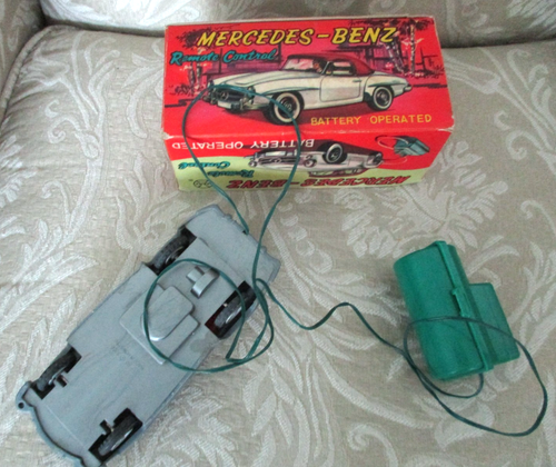 VINTAGE MARX MERCEDES-BENZ REMOTE CONTROL BATTERY OPERATED WITH ORIGINAL BOX - Picture 2 of 2