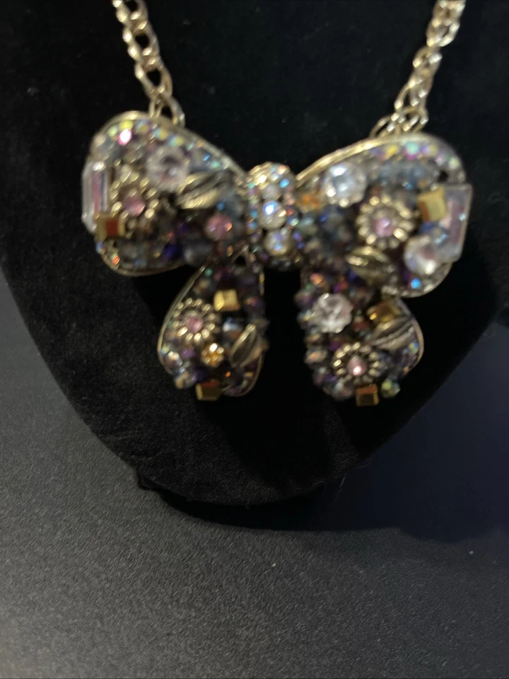 COLAR DECLARAÇÃO ARCO INCRUSTADO JOIA MULTICOLORIDA VINTAGE LINDO VINTAGE BETSEY JOHNSON - Imagem 2 de 4
