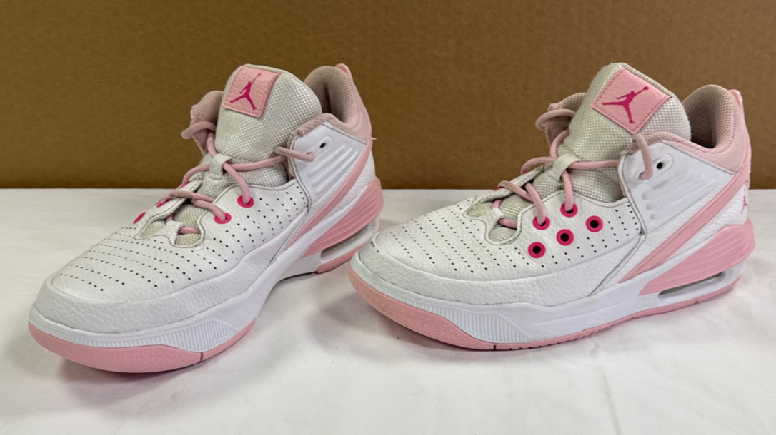 Nike Air Jordan Youth Size Shoes Max Aura GS Pink Basketball  FD8789116 GC