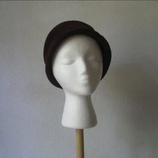 Vintage l 80s Makins New York Maroon Felted Wool Round Crown Classic Derby Hat