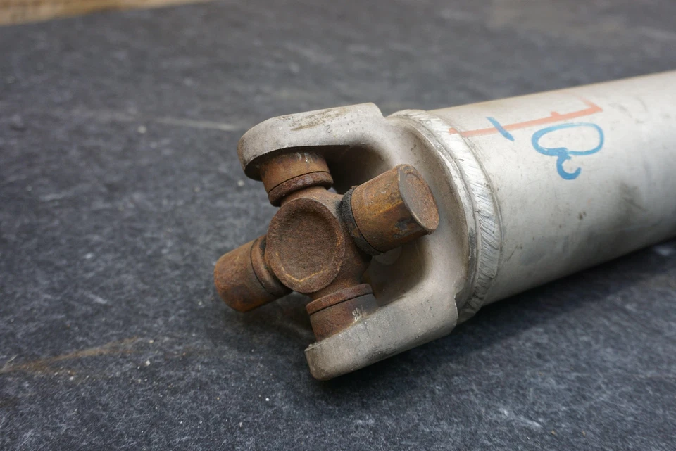 Eje trasero hélice eje de transmisión 4x4 84083946 84546234 Cadillac Escalade Foto 3 de 4