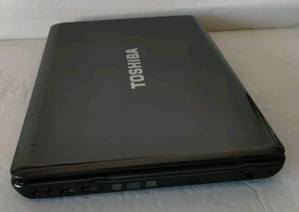 TOSHIBA SATELLITE A665-S INTEL CORE i3-M350 2,27 GHz 6 GB 500 GB WIN 7 PRO Foto 4 de 4