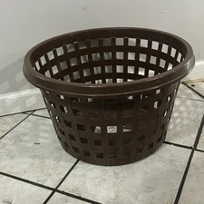 Vintage 70s Rubbermaid Sturdy Round Basketweave Brown Retro Laundry Basket 2966