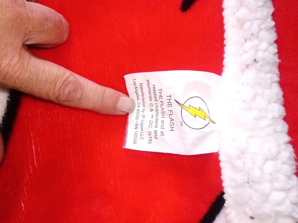 The Flash Graphic Print Logo Thick Fleece Throw Blanket DC Comics Superhero SOFT - Image 3 of 4