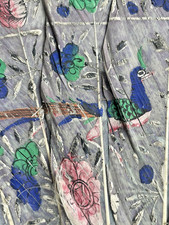 Ancien éventail en plumes peintes de paon et fleurs rose bleu vert peacock fan