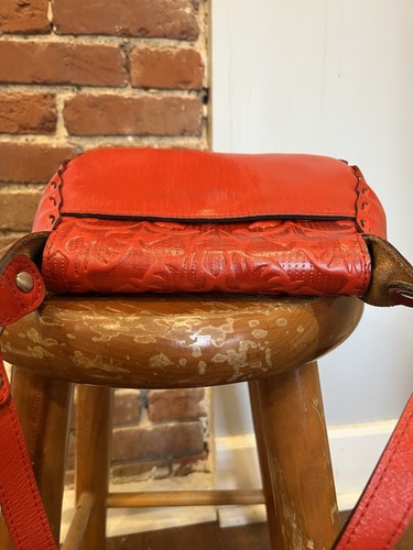 Patricia Nash MICAELA Rose Tooled Leather Messenger Shoulder Bag Purse Red - Picture 6 of 20