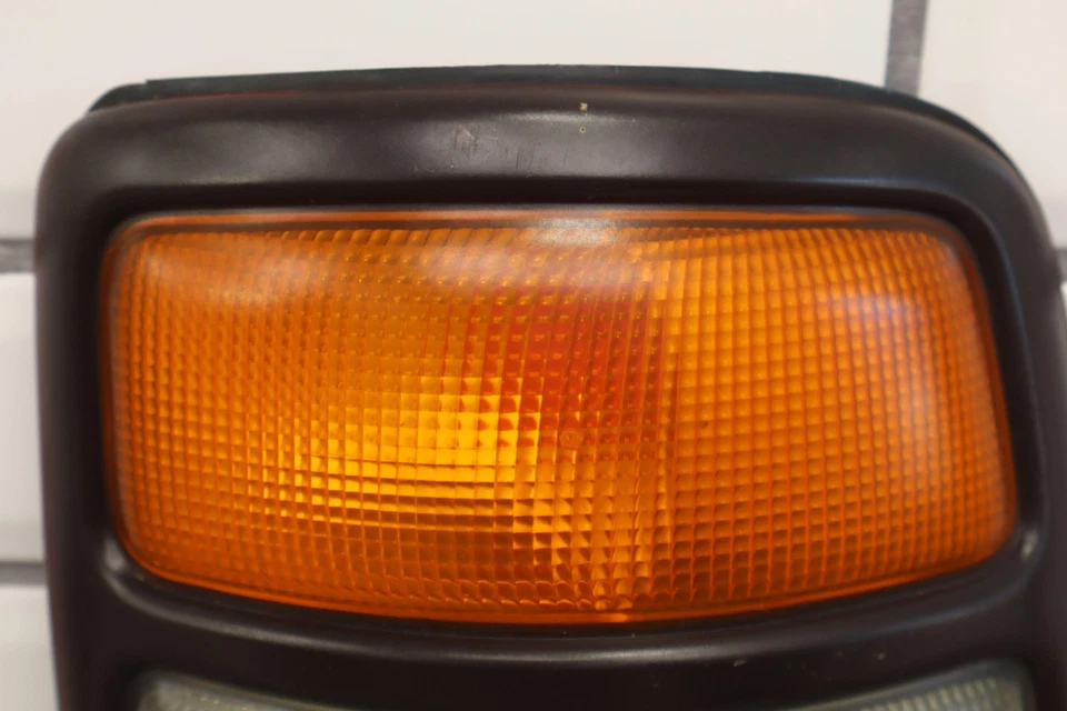 04-06 Luces traseras Chevy Tahoe/Suburban OEM (par izquierda/derecha) Foto 3 de 4