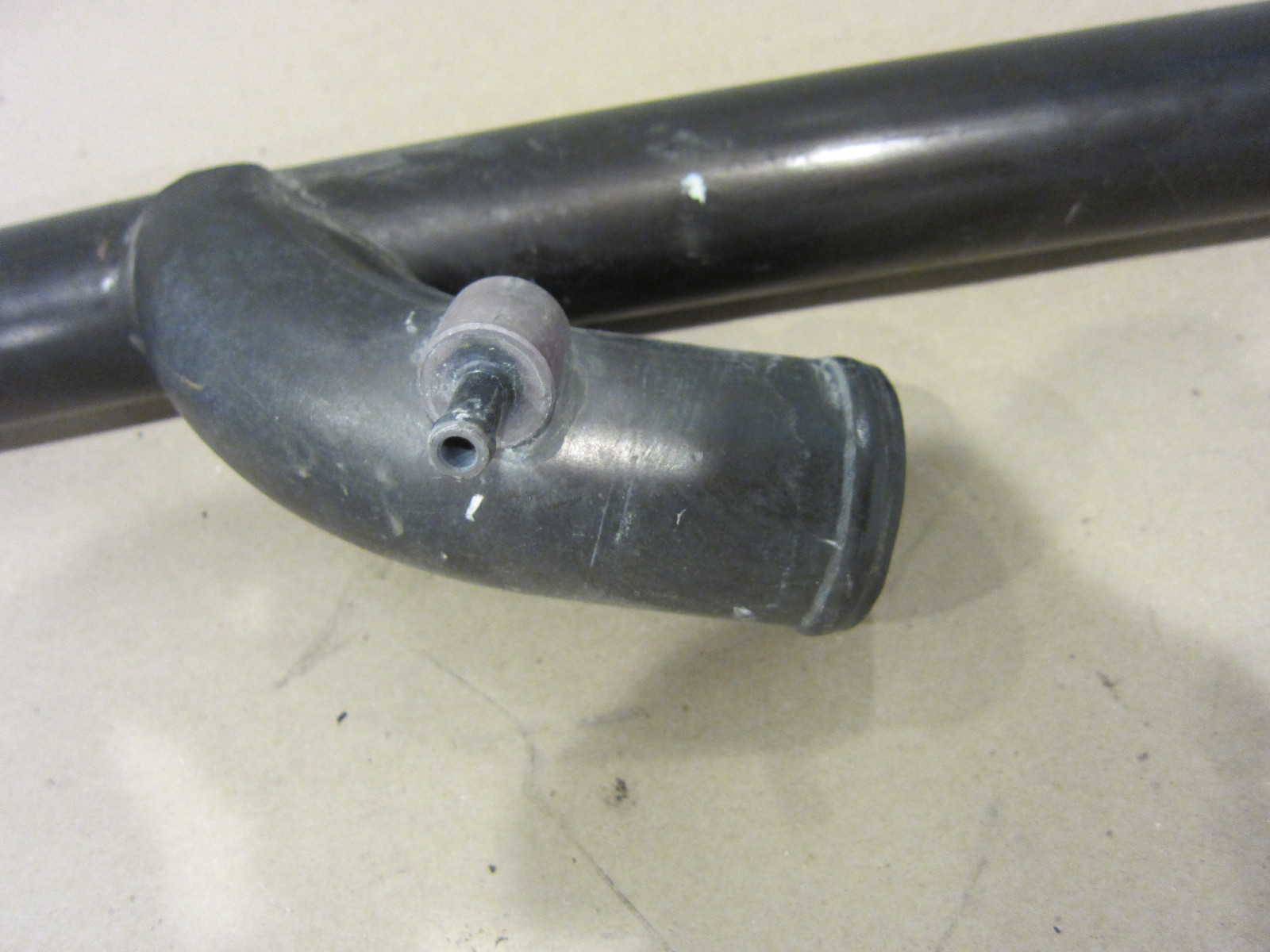 Ferrari 355.2.7,5.2 - Radiators Delivery Pipe. - Part# 167024