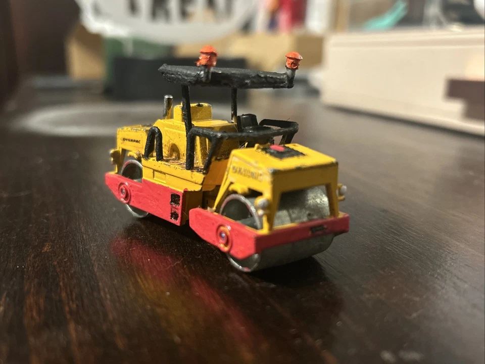 Vintage Tomica Dynapac CC-21 Restored, Modernized And Weathered 1/62 Scale - Image 4 of 4