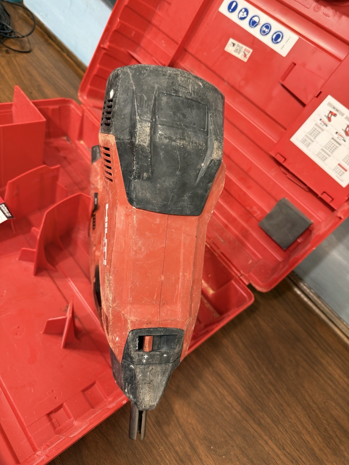 HILTI GX-3 Gas-Actuated Fastening Tool Nailer Nail Gun w Case. UNTESTED