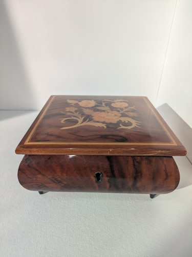 Vintage Sorrento Inlaid Floral Polished Veneer Wooden Music Box