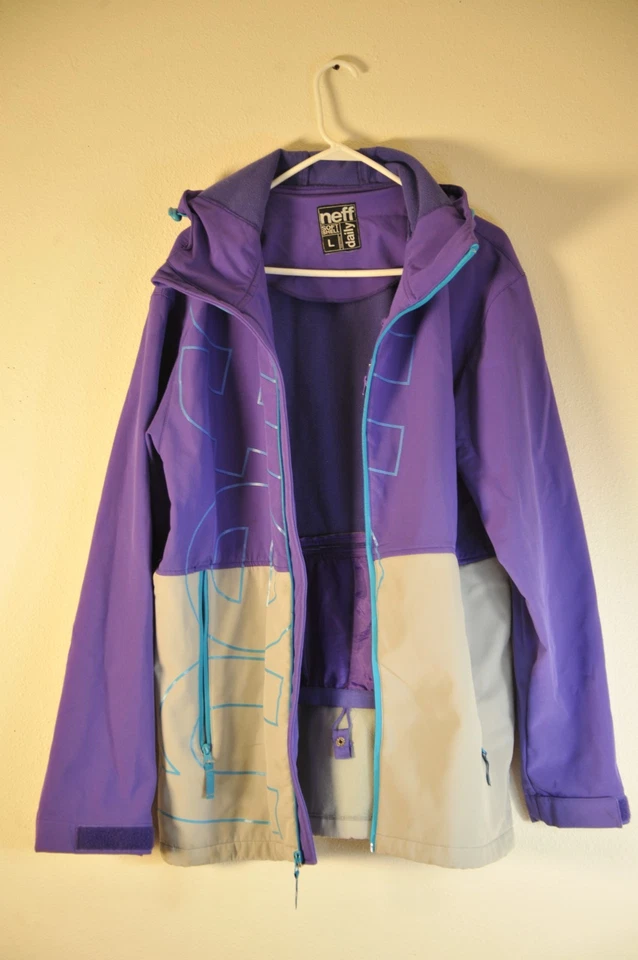 Chaqueta de snowboard Neff Daily Soft Shell para hombre talla grande púrpura gris Foto 2 de 4