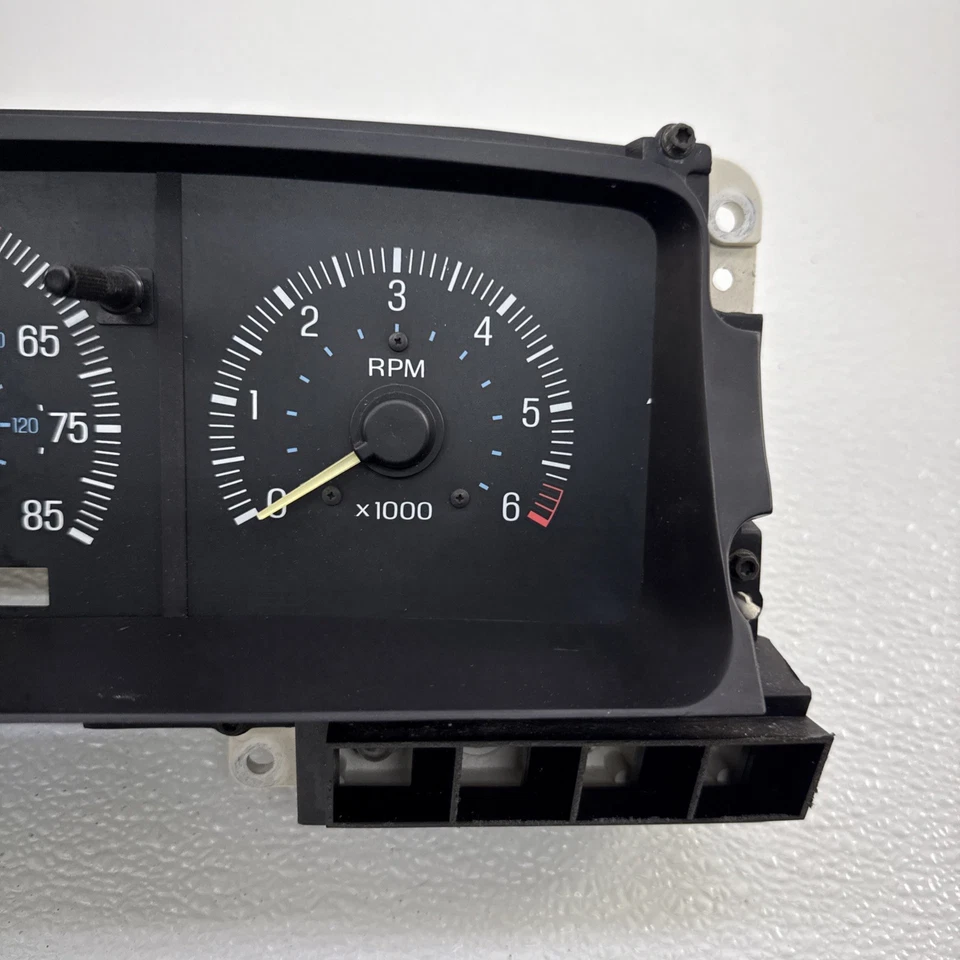 Cuadro de instrumentos velocímetro 87-91 Ford Bronco F-150 F-250 con velocímetro OEM Foto 3 de 4