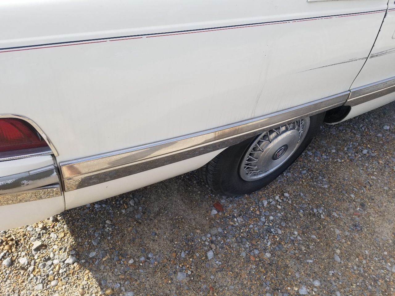 93 1993 BUICK ROADMASTER QUARTER PANEL LOWER CHROME MOULDING RIGHT PASSENGER 