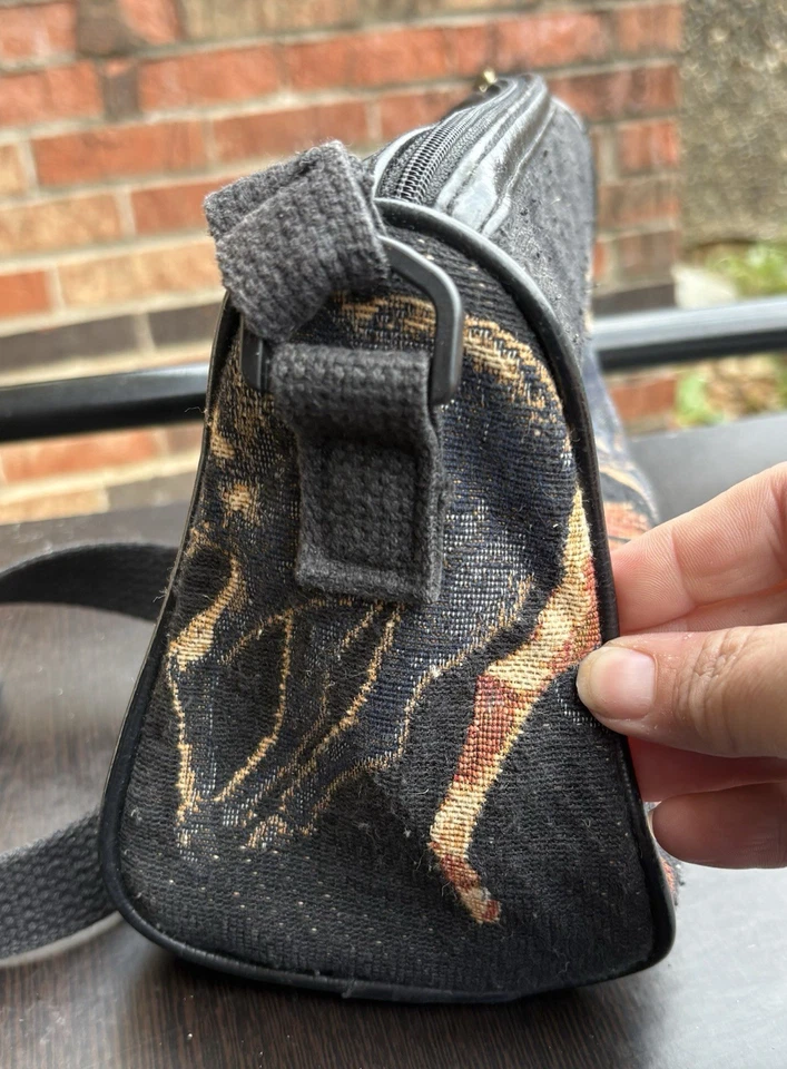 Cartera de hombro de tela ecuestre negra con correa con estampado de caballo Bolso de mano Foto 3 de 4