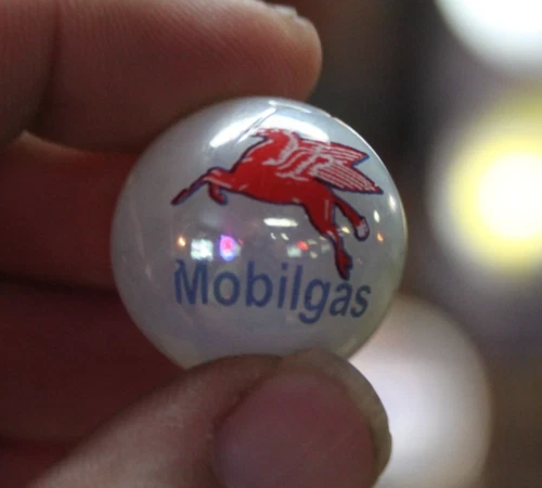 RARE VINTAGE MOBILGAS PEAGASUS FLY HORSE PERALIZED GLASS 1" SHOOTER MARBLE SIGN