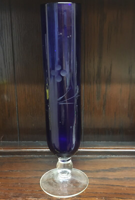 Vintage Vase aus kobaltblauem Glas geriffelt mit dekorativem Blumenmuster