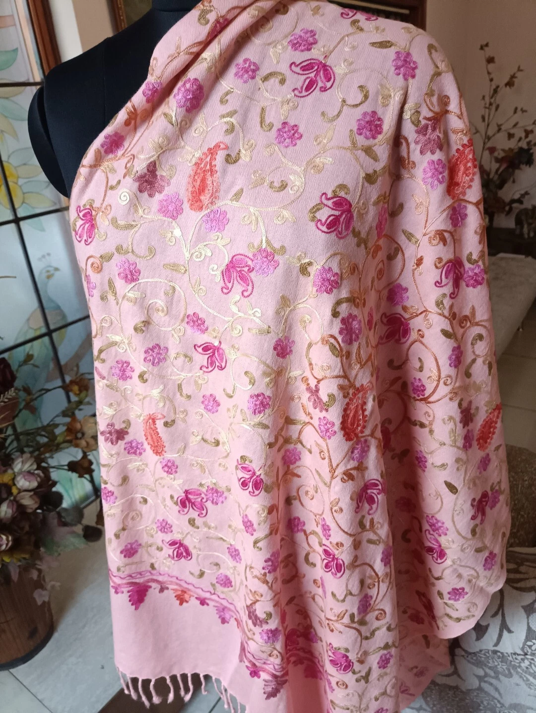 Coral Pink-Orange Floral Scarf Crewel Embroidery 100% Cashmere Pashmina Kashmiri
Opens in a new wind