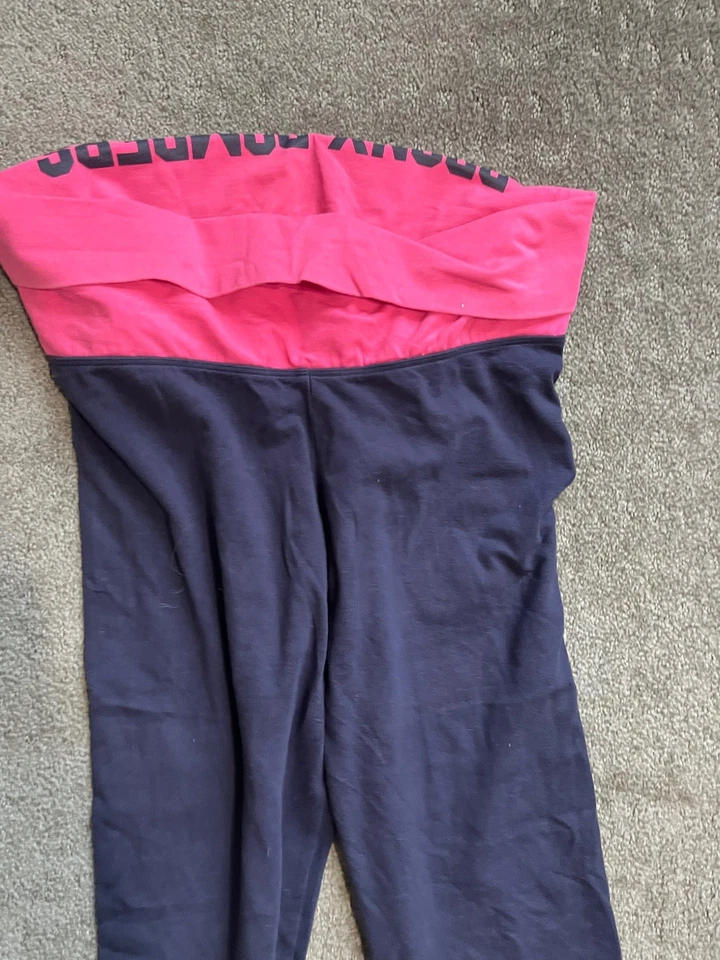 Pantalones cortos de yoga Victoria's Secret rosa MLB con logotipo de los Yankees de Nueva York M azules Foto 4 de 4