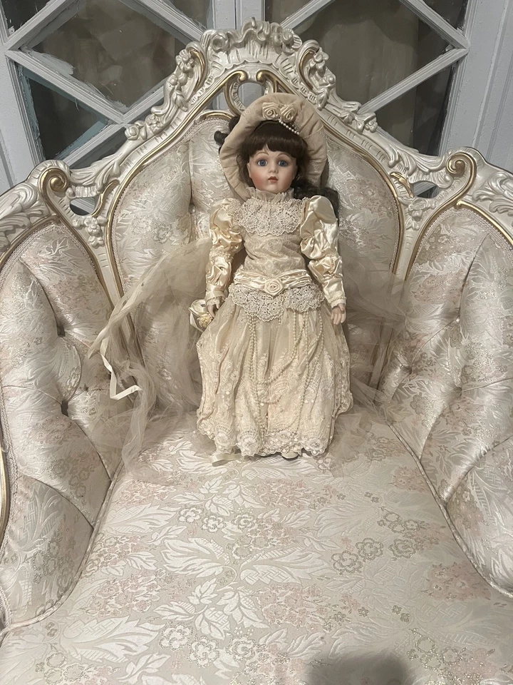 Franklin Heirloom 22" Victoriano Porcelana Novia Muñeca Antigua Encaje Largo Velo Caja Foto 3 de 4