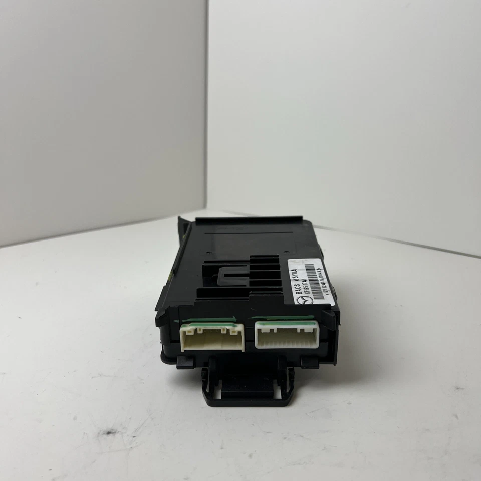 Módulo de control de carrocería Mazda 2017 3 BCM BACS675Y0A OEM Foto 3 de 4