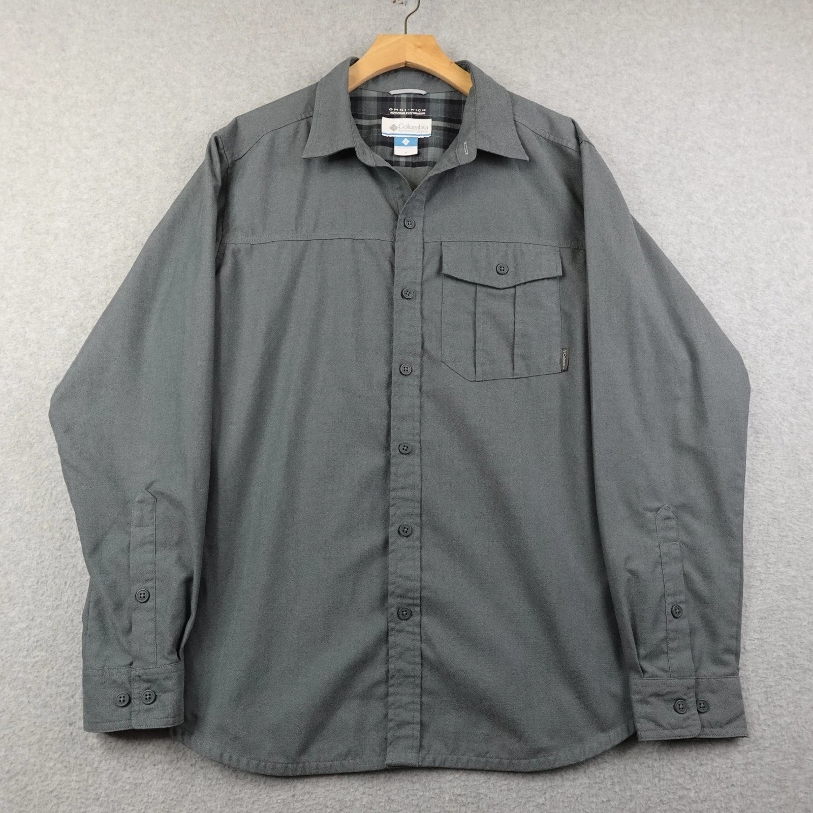 Columbia Men's Gray Long Sleeve Button Up Shirt Omni Wick Medium Safari Hike