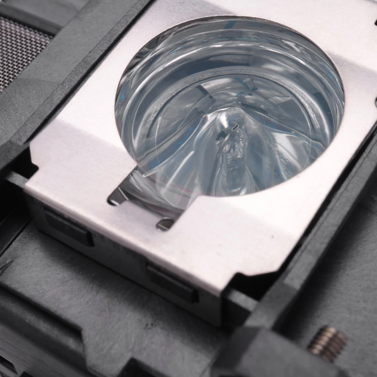 V13H010L67 Projector Lamp Module for -S02 -S11 -S12 -SXW118592
