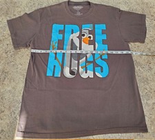 DIsney Frozen Shirt Mens Large Short Sleeve Brown Olaf Cotton Tee Free Hugs Logo