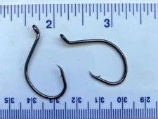 50 (2 packs/25) Matzuo Black Chrome Up Eye Circle Hooks Fishing size 3/0 123012