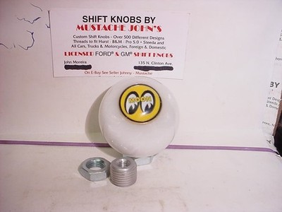Mooneyes White Pearl Shift Knob w Yellow Moon Logo 2''