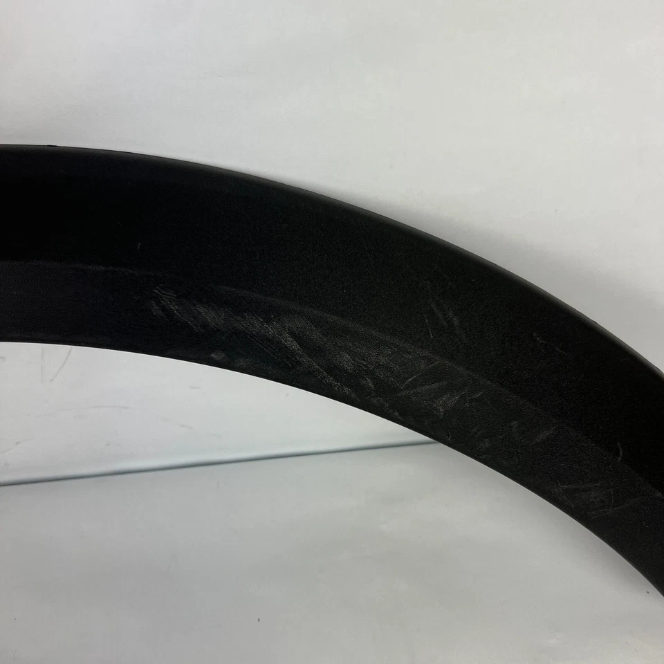 原始设备制造商 2019 - 2022 年沃尔沃 V60 越野前右轮闪光成型 31463753 — 第 4/4 张图片