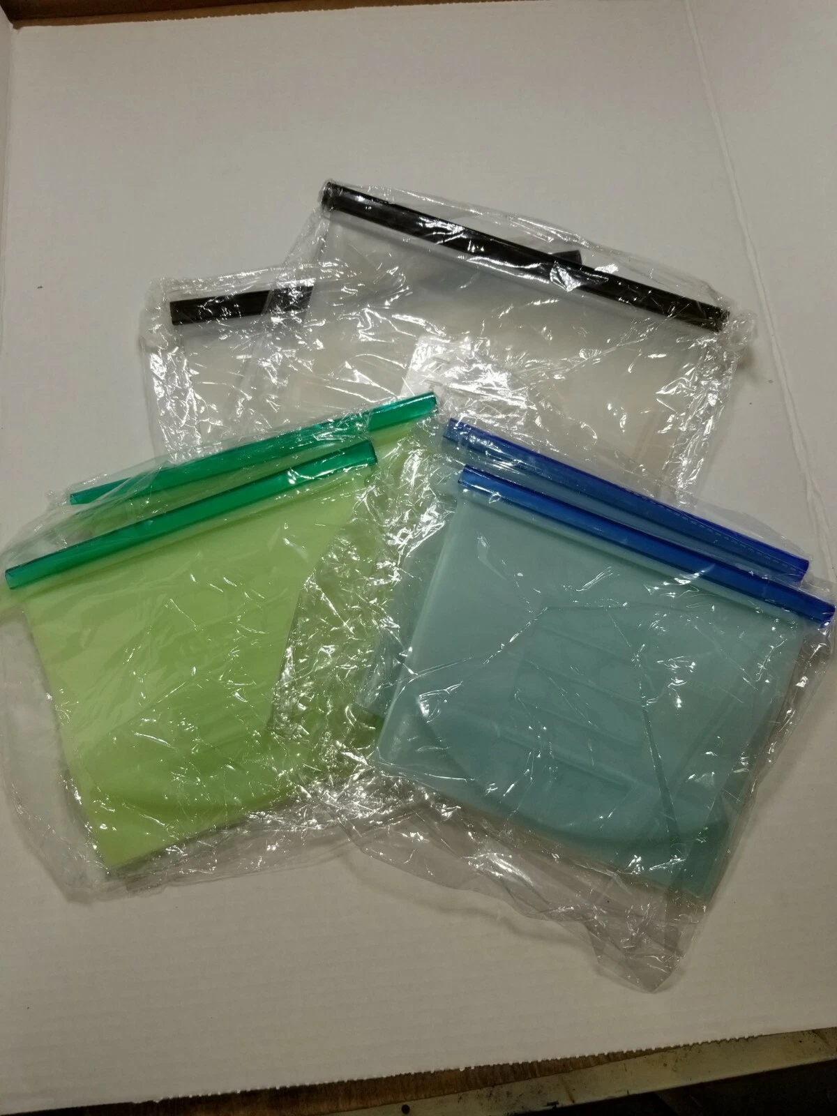 New Set of 6 Reusable Silicone Storage Bags (Two -50oz and Four - 30oz) sealed